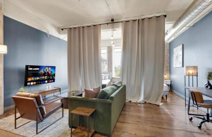 Downtown Loft- Pool -Free Parking -2026 World Cup - Foto 16