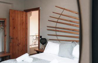 Villa Di Leon - Uniquely Designed Villa with Pool in a Picturesque Village near Famous Porto Limnionas, Offering Exceptional Hospitality By Villa Mana Gers - Photo 23