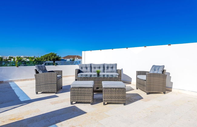 Relaxing 3-bedroom Villa With Pool Rooftop Jacuzzi in a Secluded Setting - Foto 64