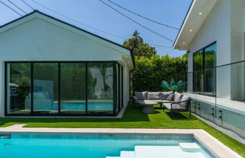 Modern Poolside Paradise - Foto 26