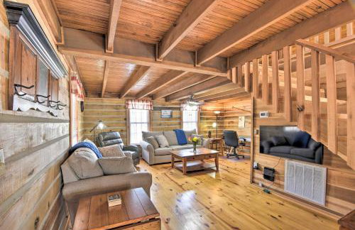 The Lake Place Cabin with Golf Cart and Free Kayaks! - Foto 4