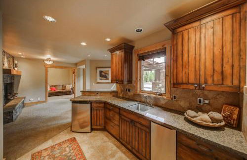 Bear Discovery Custom Tamarack Estate Home by Casago McCall - Donerightmanagement - Foto 79