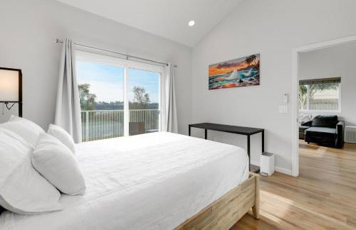 Bright Spacious Modern Getaway - Photo 8