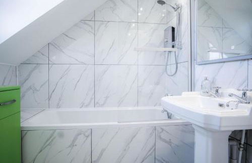 The Penthouse - Luxury 1 Bed - Panorama - Tenby - Photo 40