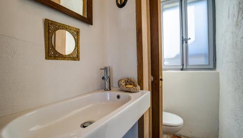 Secluded stone villa with private pool & garden - Foto 4