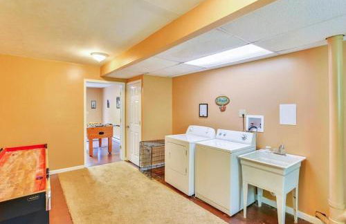 Charming Cabin Rental with a Hot Tub and Fireplace in the Smoky Mountains - Foto 27