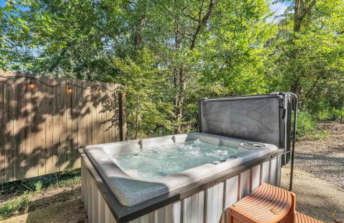 Hummingbird Cabin with a private hot tub - Foto 7