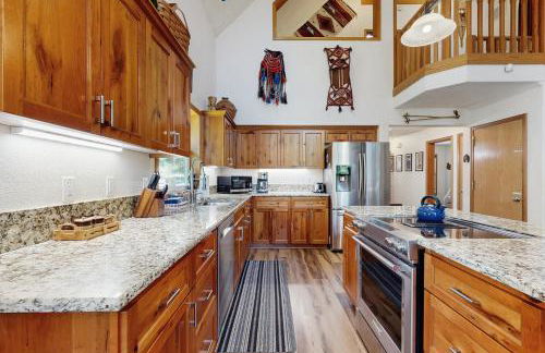 Brooke and Dan's Retreat -3 bedroom home plus a 2 bedroom apartment - Foto 11