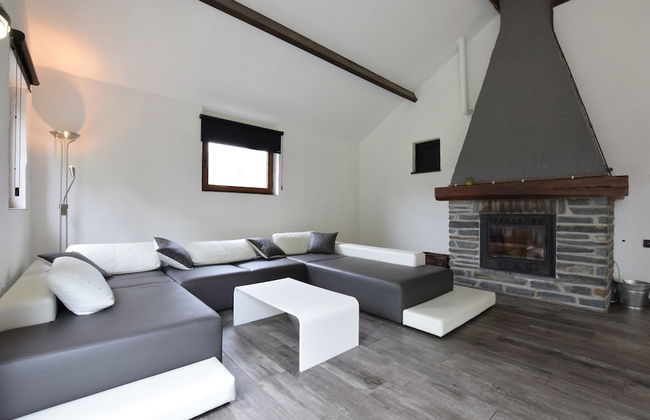 Luxury Villa With Pool - Photo 1