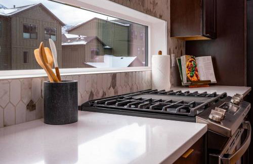 Modern Mountain Escape R5054Snowbasin Ski Getaway - Foto 15