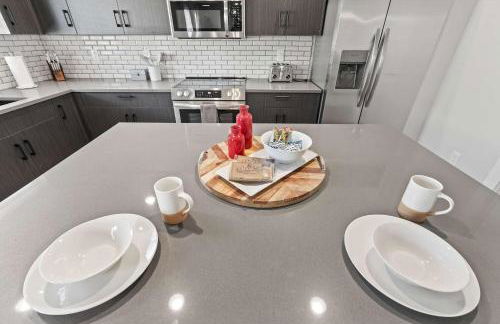 Spacious 6BR - Sleeps 22 - Game Room & Pool Access - Foto 18