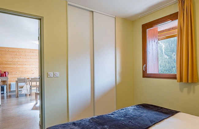 4 bedroom Apartment in Vaujany with swimming pool and terrace - Photo 9