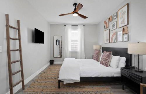 Modern Escape: 5BR/2.5BA Near St. Louis Must-Sees - Foto 8