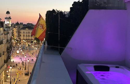 Piso Ático con Terraza y Jacuzzi con vistas a Sol en Madrid Centro - Foto 10