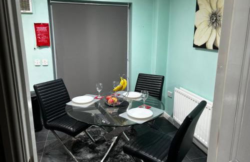 Brades Rise House - 3 bedroom house with 2 toilets with a private garden - Foto 11