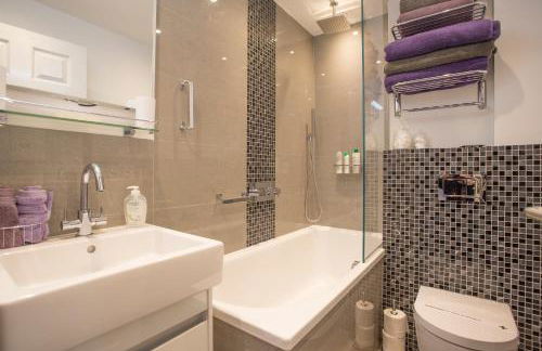 Victoria Violet - Photo 18