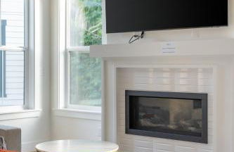 Elegant 3-Story House with Private Backyard in WA - Photo 22