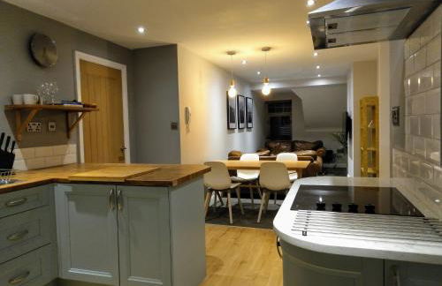 Modern Town Apartment with Terrace - Foto 1