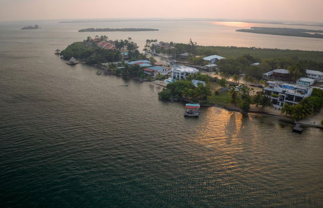 Spacious 4-bed Villa in Placencia Village w Pool - Foto 50