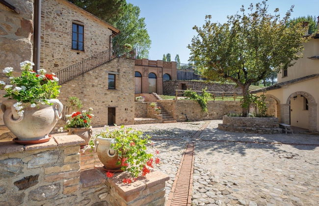 Agriturismo Borgo Pulciano in Montone - Foto 23