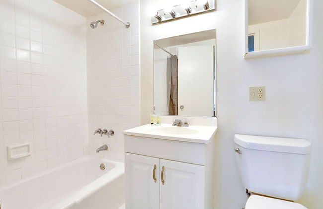 Immerse Yourself in This Beatiful Apt - Foto 24