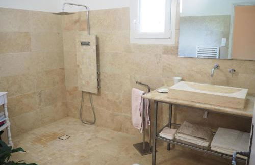 Holiday Home in Villes-sur-auzon With Pool - Foto 30