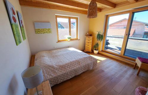 FeWo "AlpakaZeit" im ökologischen Holzhaus mit traumhafter Aussicht und Alpakas - Foto 3