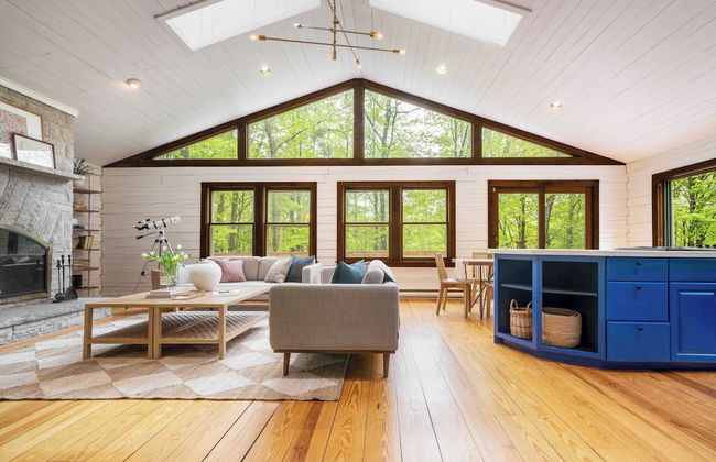 Half Moon by Avantstay 4BR Cabin w/ Large Deck & Yard w/ Patio & Outdoor Dining - Foto 1