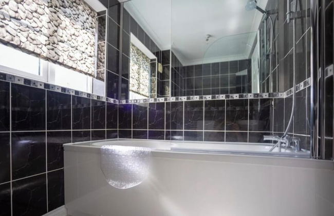 Dog Friendly - 4 Bed House - Sleeps 10 - Pool Table - Foto 29