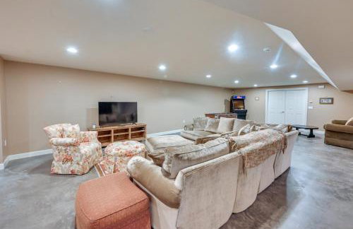 Monterey Home with Hot Tub, Pool and Game Room! - Foto 29