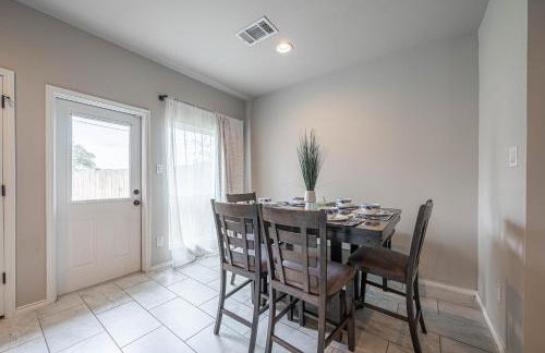 Gorgeous, Brand New 3 Bedrooms Home- Near SeaWorld & Lackland AFB - Foto 28