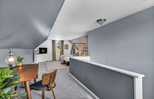 Swim and Relax In our Pool and Hot Tub and Recently Renovated - Photo 51