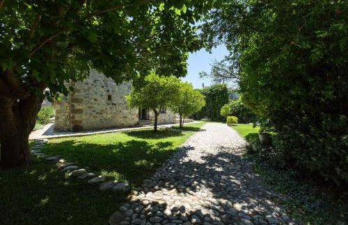 Muazzo Creta Stone House, Nature Escape with Pool, By ThinkVilla - Foto 22