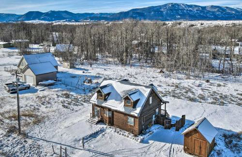 Off The Beaten Path Cabin with Mtn Views and Hot Tub - Foto 24