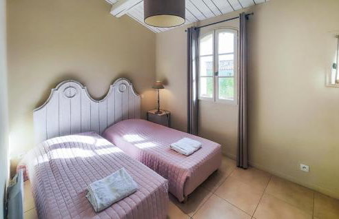 2 Bedroom Lovely Home In Stlaurent-De-La-Cabr - Foto 12