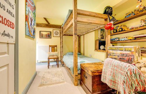 Family Country Cottage With a Private Valley View - Foto 12