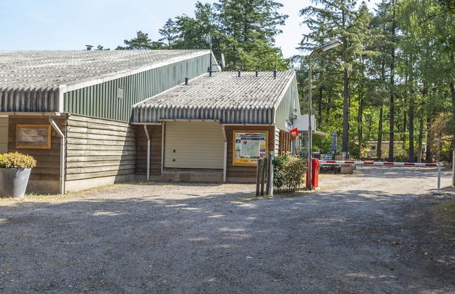 Cozy Holiday Home in Nunspeet near Forest - Photo 2