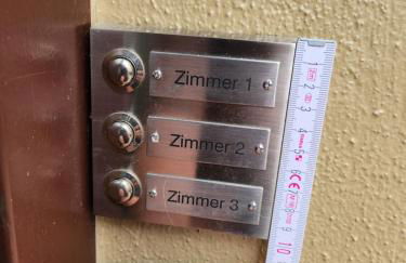 Halle, TOP -PREISE, große 79 qm SD FeWo, EG, wahlweise mit 1- 3 DZ, inklusiv TV Lounge, Küche, Bad WC Einfach und gut, Langzeitmieter VB Preise - Foto 6