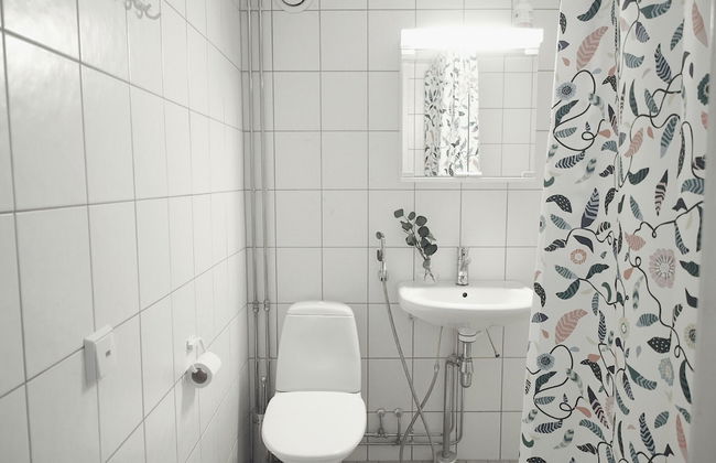 Spacious Downtown Apt with Balcony that Hosts 10 - Foto 18