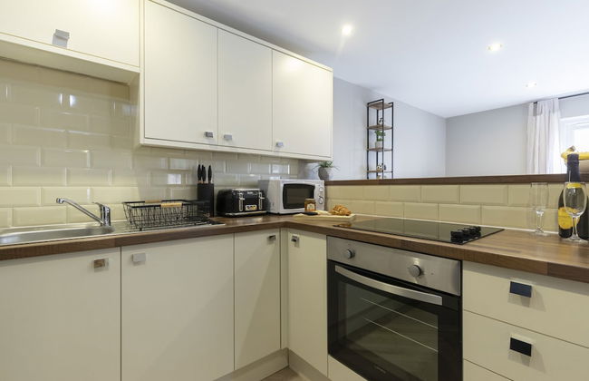 Elliot Oliver - 2 Bedroom Garden Apartment With Parking - Photo 10