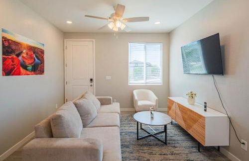 Serene 2BR Home with Premium Beds - Foto 25