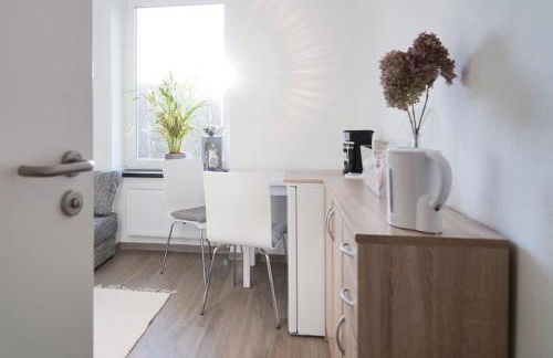 Preiswertes modernes Gästezimmer mit komfortablem Bad - Foto 1