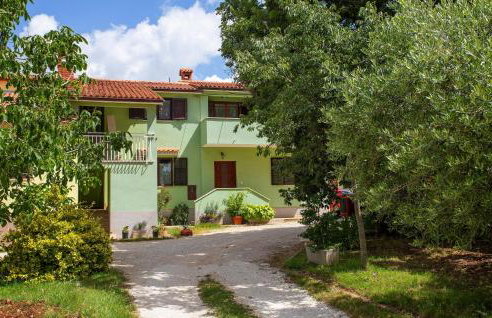 Beautiful Apartment In Cabrunici - Foto 2