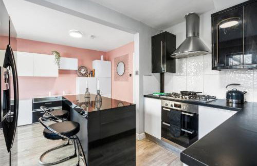 6 bedroom home for contractors and families - Photo 11