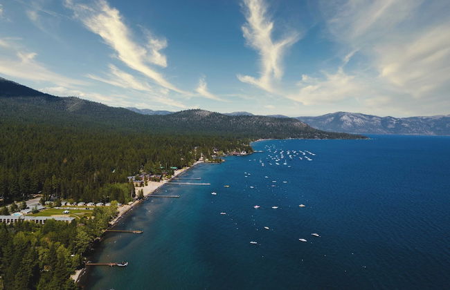 Lakeview by Avantstay Private Waterfront Cabin on Lake Tahoe w/ Hot Tub & Views - Foto 41