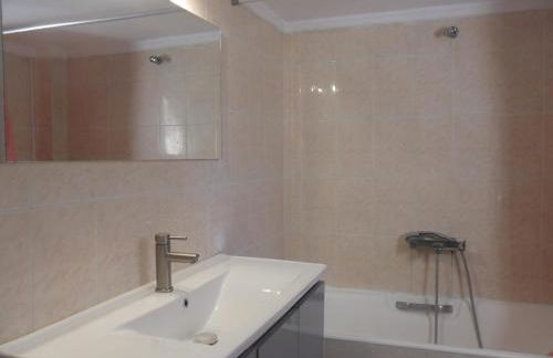 Comfortable Thermi apartment near SKG Airport - Photo 16