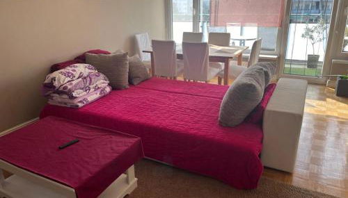 Zentrale, helle Wohnung mit Balkon! Ideal für Messe, Business und Städtereise - Foto 2