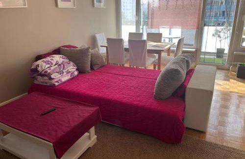 Zentrale, helle Wohnung mit Balkon! Ideal für Messe, Business und Städtereise - Foto 2