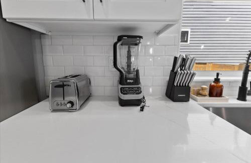 Lux House & Carriage house Furnished for Comfort - Foto 22