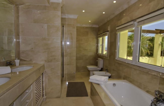 Exquisite Villa 50m To Beach - Foto 10